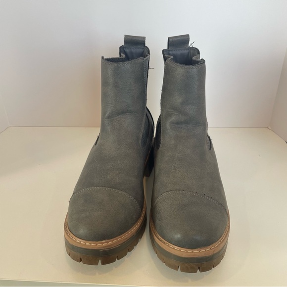 Buckle Gray Suede Ankle Boot Brooklyn Women's Booties Size 6 Slip On Chukka - Picture 6 of 10